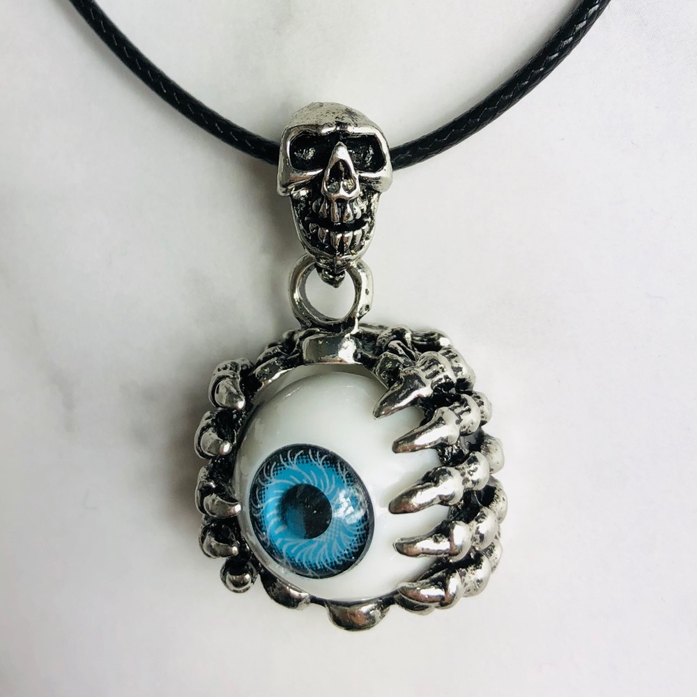 ❤️HP New Skull Eye Titanium Steel Pendant Necklace